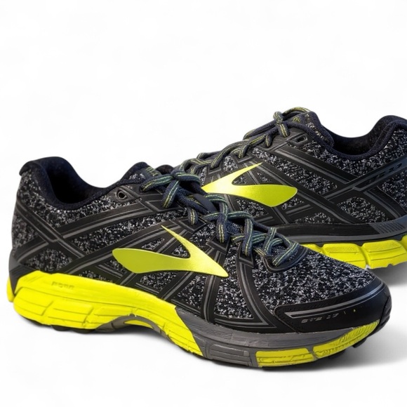 Brooks Adrenaline GTS 17 BLACK/NEON 7.5 🚩CLEARANCE 🚩 - Picture 1 of 7